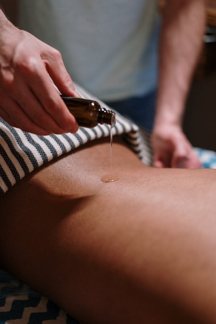 our-services-3 Experience tranquility with a soothing oil massage in a serene spa environment.